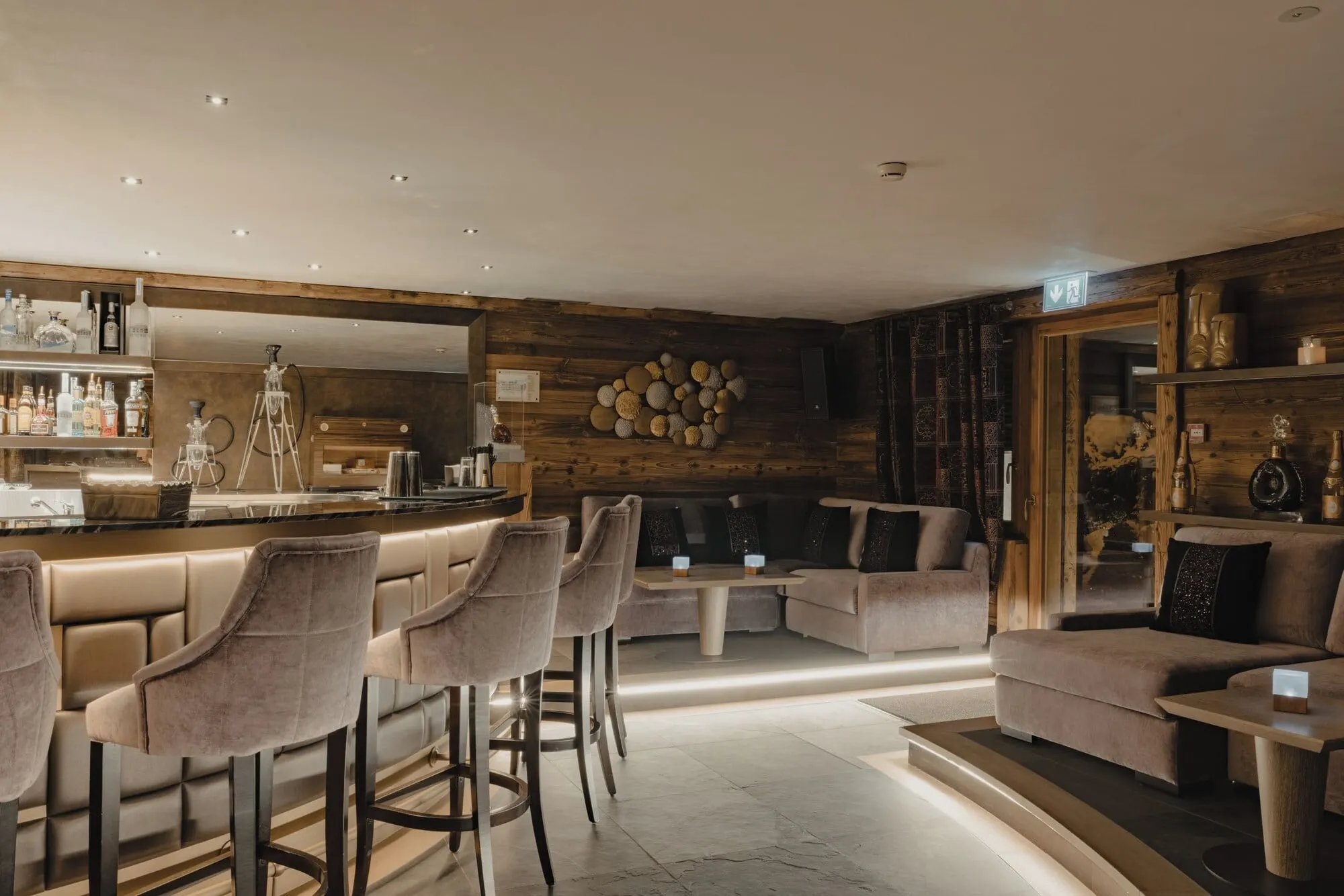 The bar with leather stools