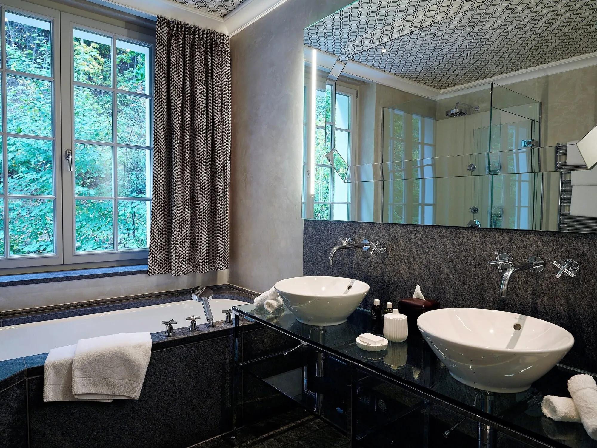 Suite (Tower)