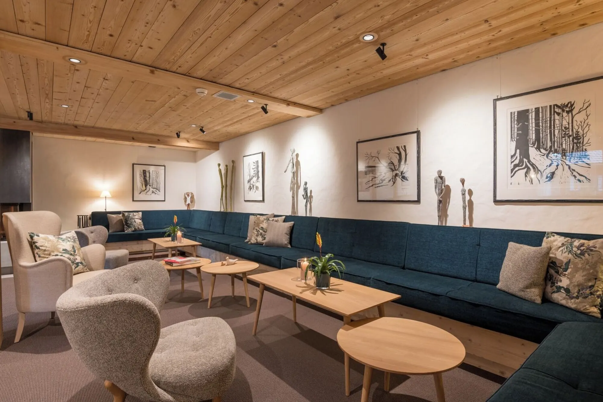 The lounge with built-in sofas