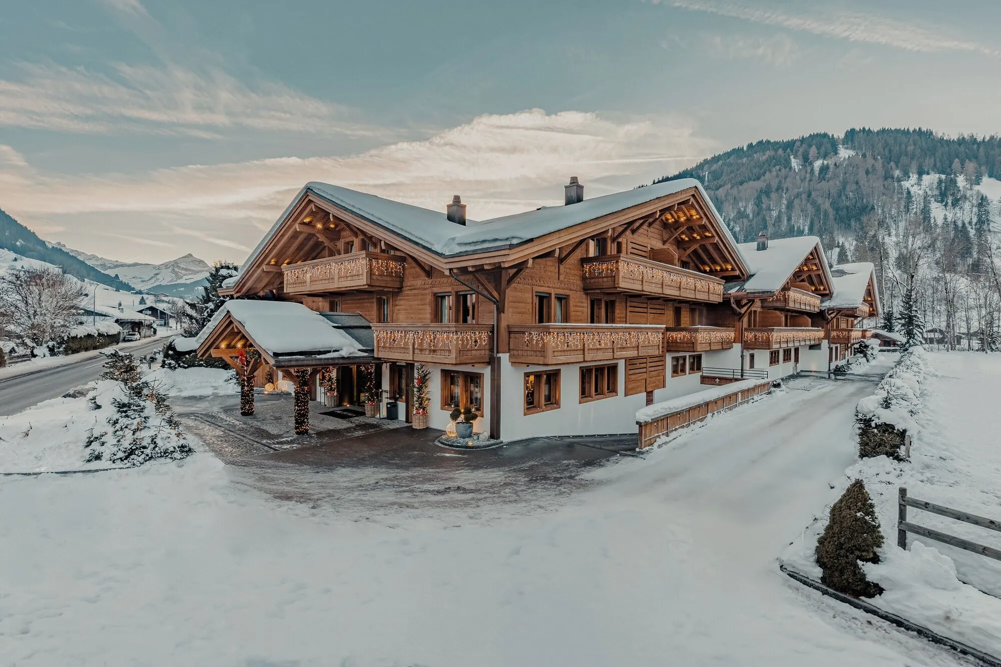 The chalets in snow at dusk