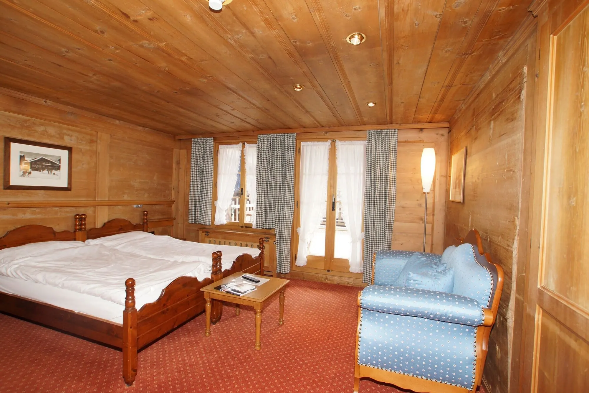 A double room in pine