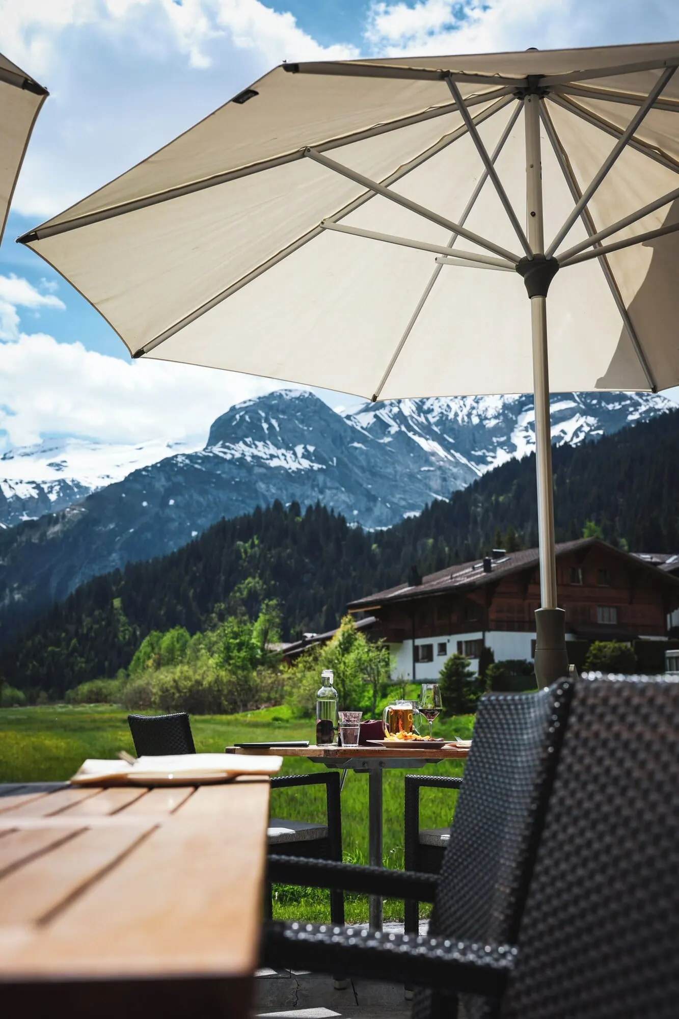 The terrace looking at the Lauenen peaks