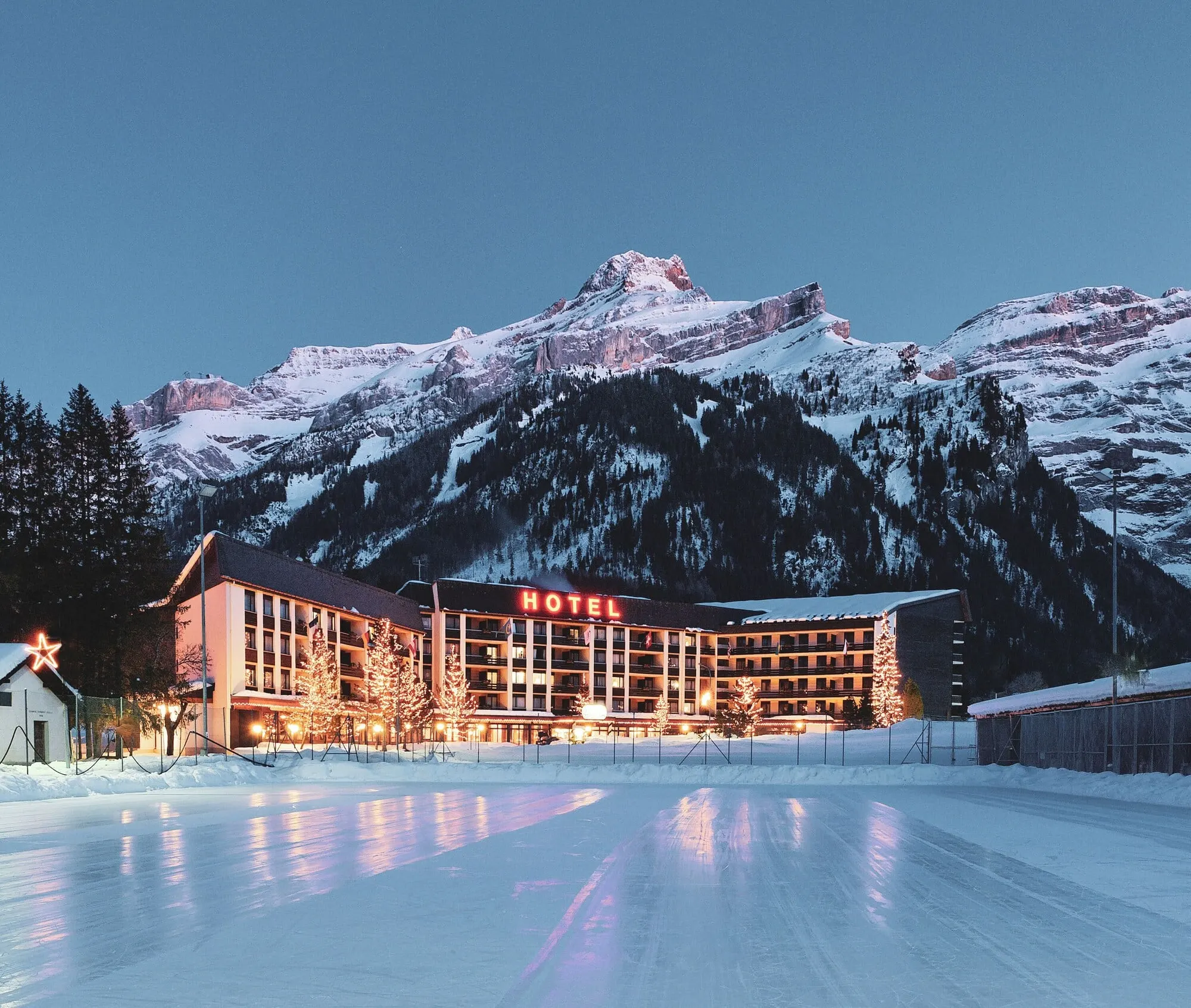 The hotel below the Diablerets peaks in winter